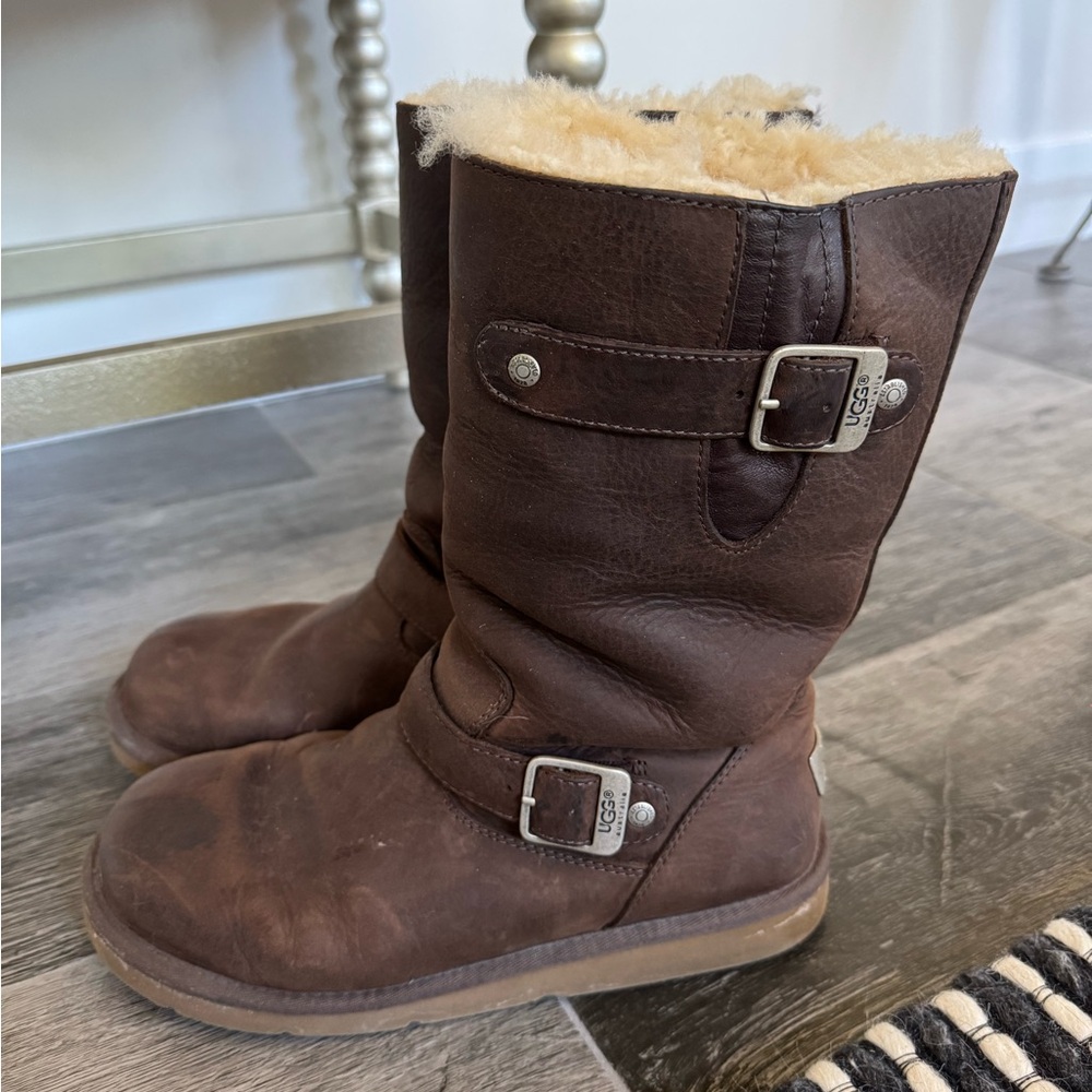 Ugg leather boots / brown / women’s 8 medium